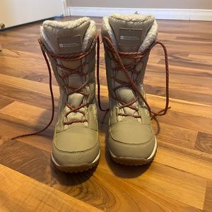 Mountain Warehouse snow boots